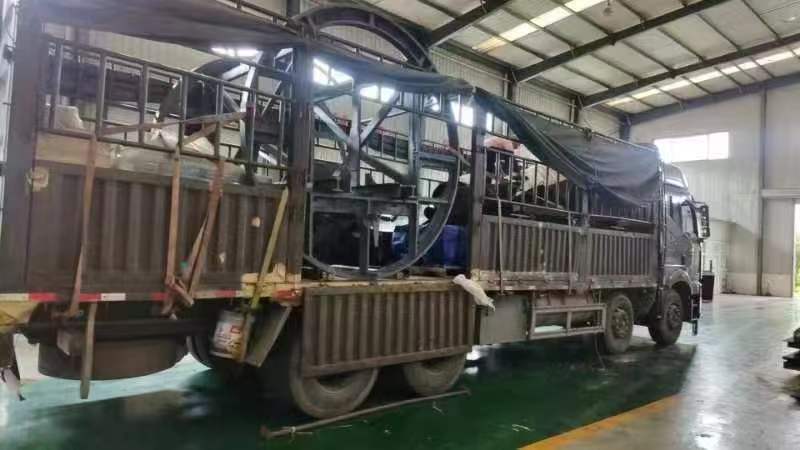 礦安機電自主研發(fā)生產(chǎn)的的翻車系統(tǒng)裝車發(fā)貨